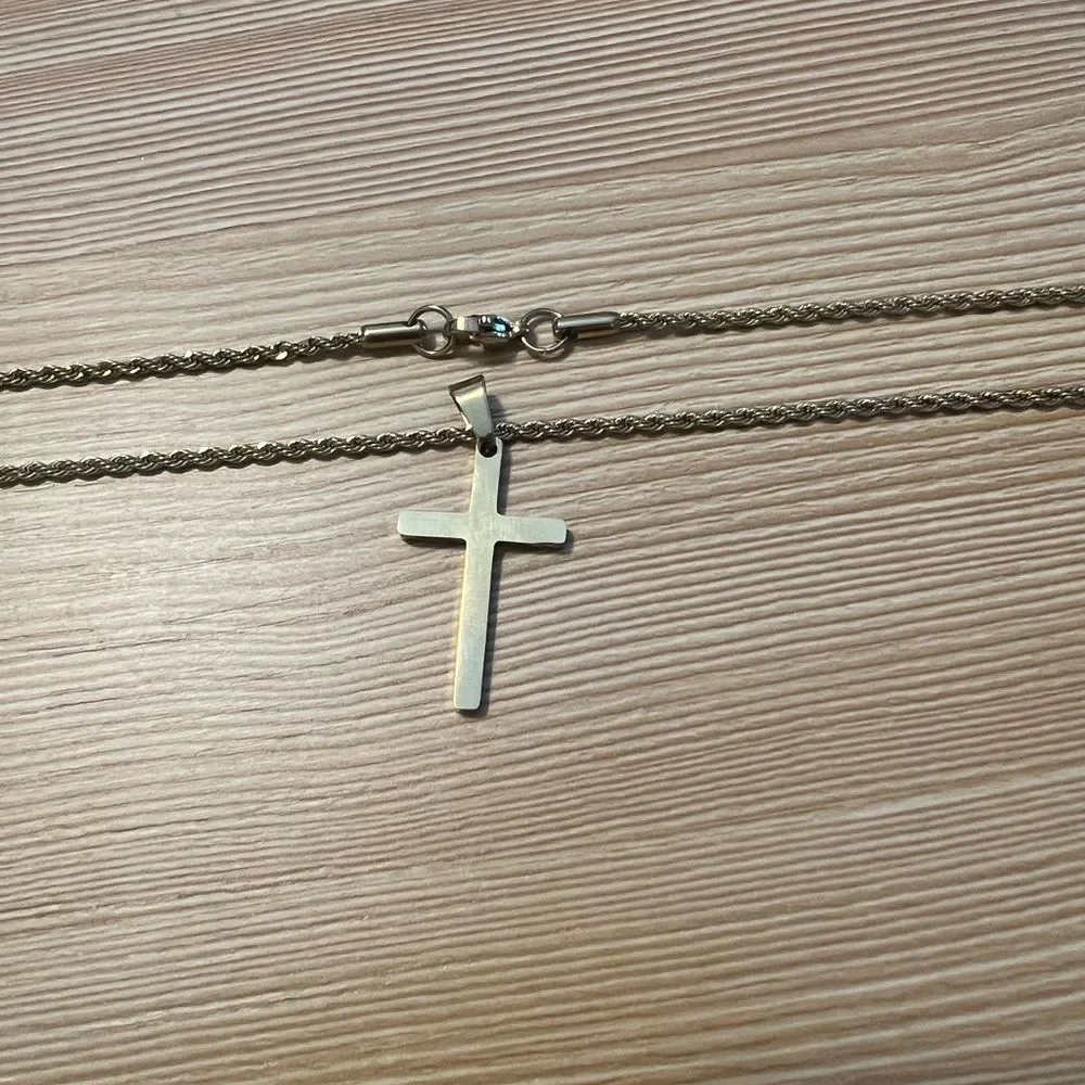 Gold necklace twist chain with cross pendant